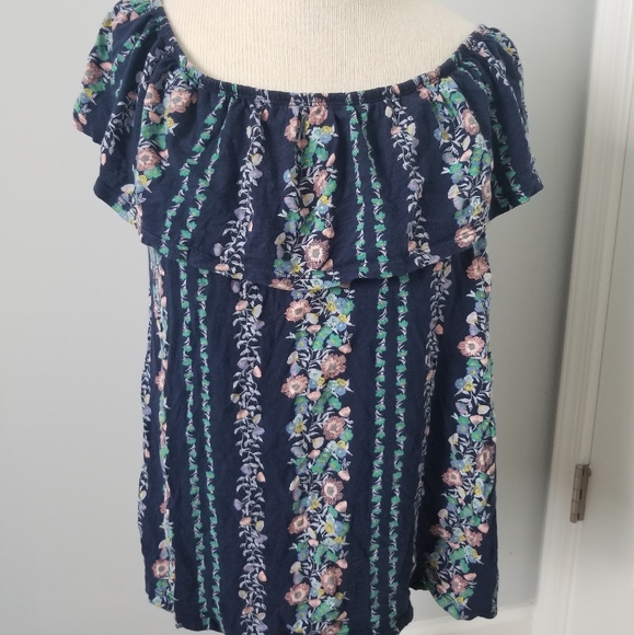 Old Navy Tops - 💫Floral top by Old Navy